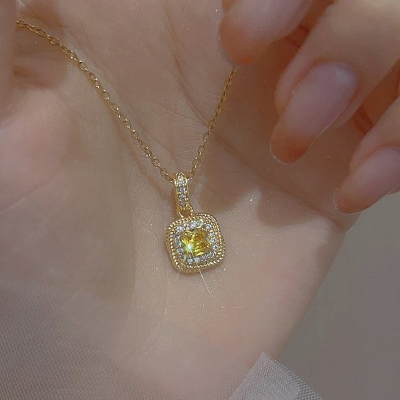 Yellow Sugar Cube Crystal Zircon Necklace - Picture 3 of 16